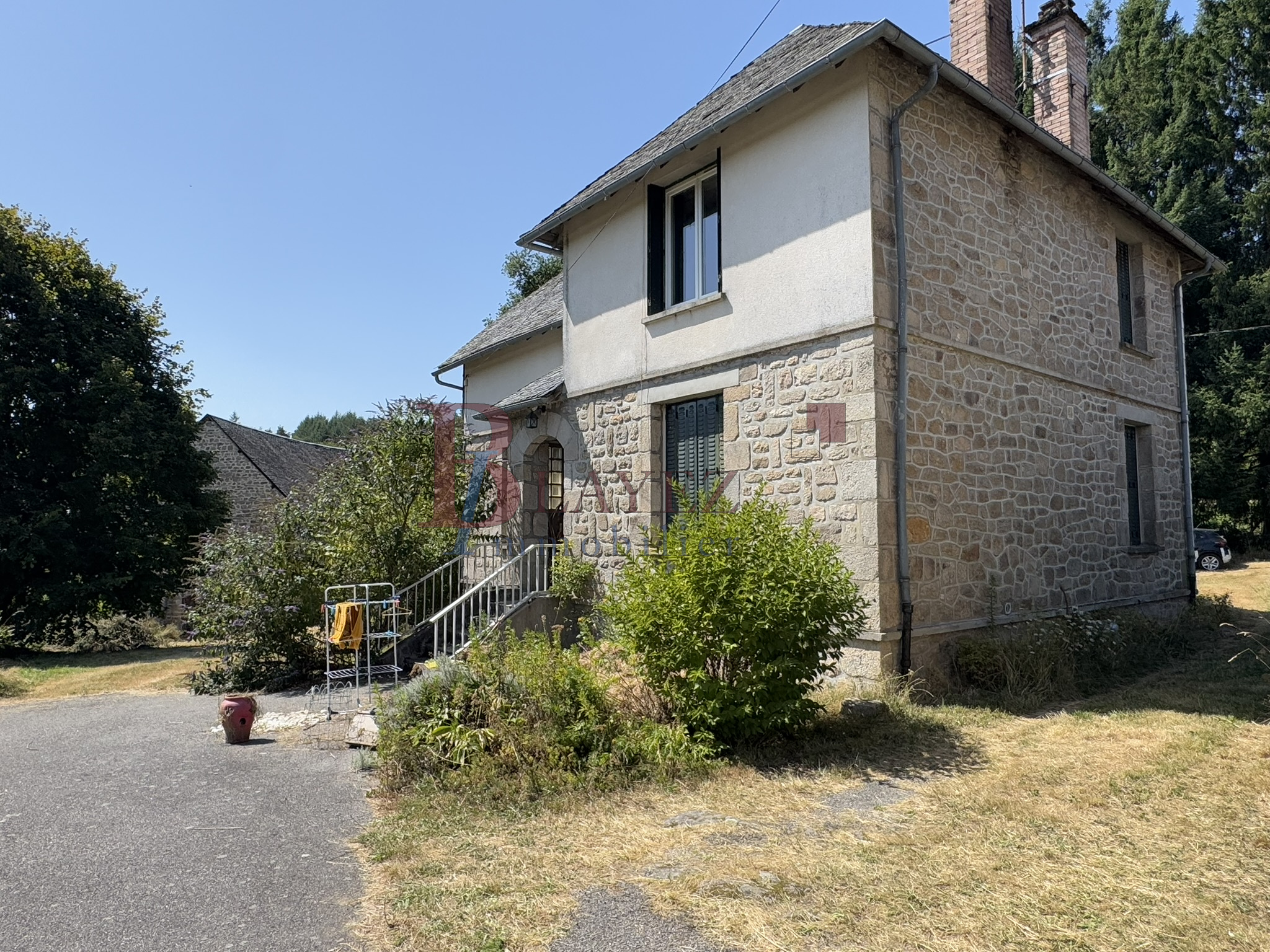 ENSEMBLE CORRÉZIEN DE CARACTÈRE SUR 5000M2